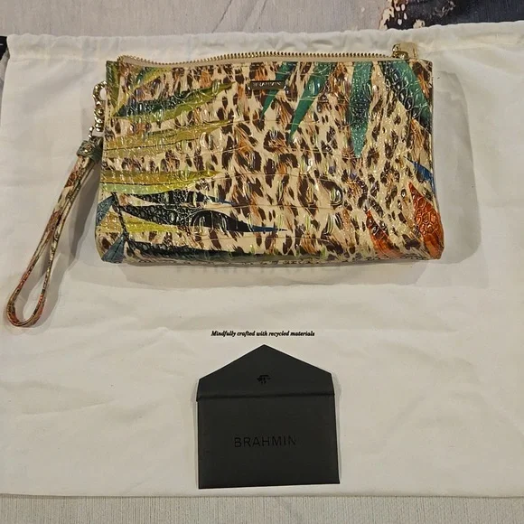 NWT ❣️Brahmin 💎 Daisy Botanic Melbourne Leather Wristlet W/Dustbag Authentic ! - Picture 5 of 8